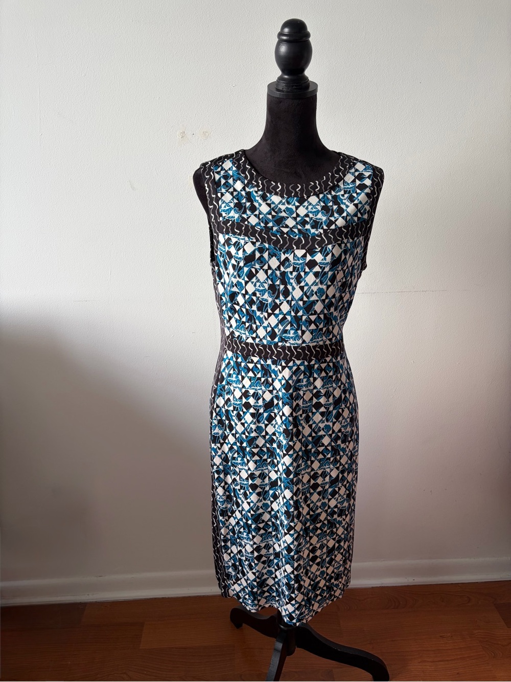 Diane von Furstenberg Silk Jersey Sheath Dress Size 12 Blue Geometric Shift